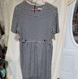 (939) Kathy Lee vintage Dress Size 14, like new, gently used